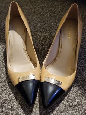 Vintage COACH Two-Tone Pointed Toe Pumps in Beige and Black with Gold Plaque